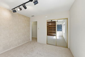 036_F8_3012 Root Ave