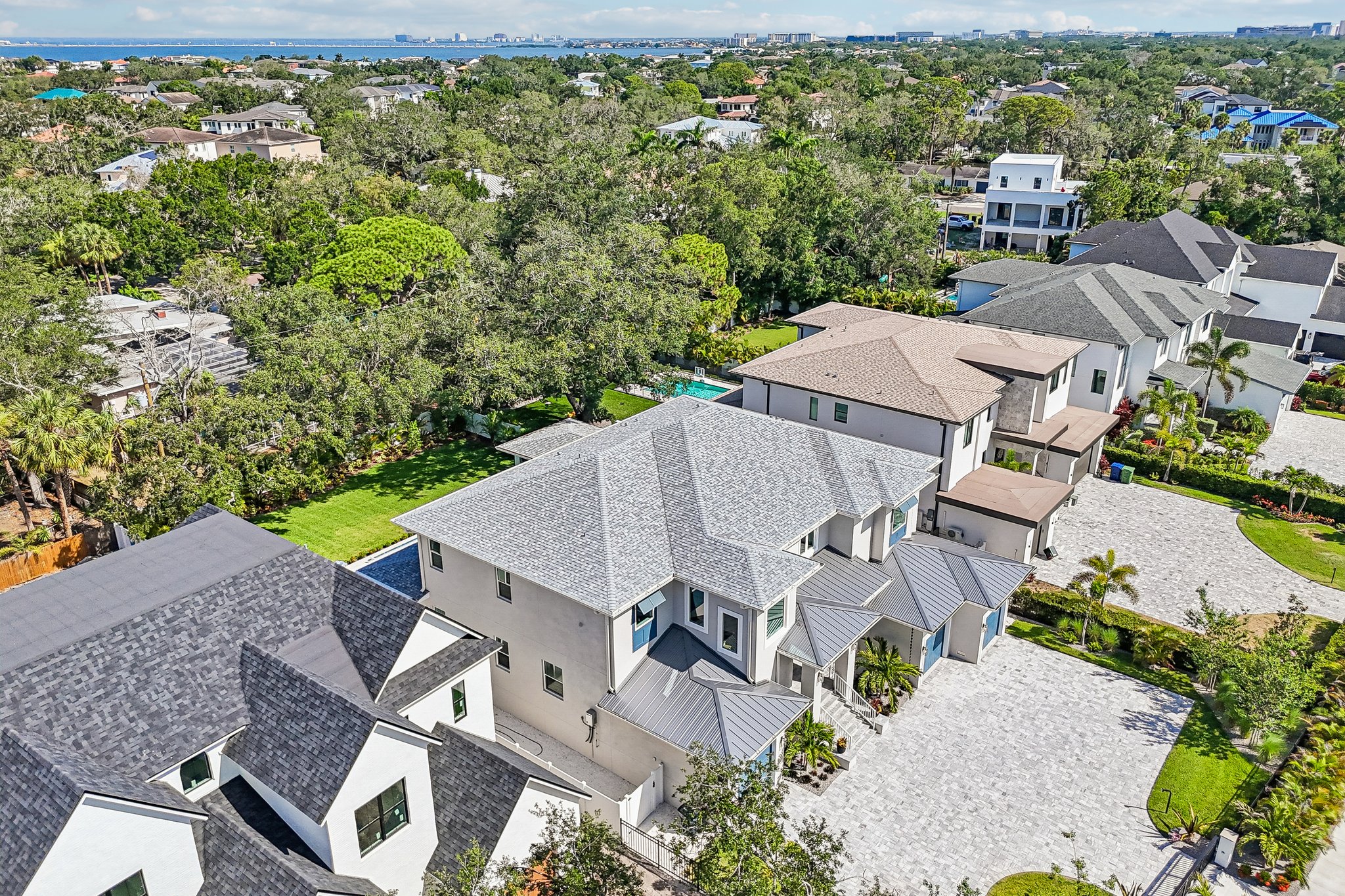 - 3013 S West Shore Blvd-S1906-011.jpg