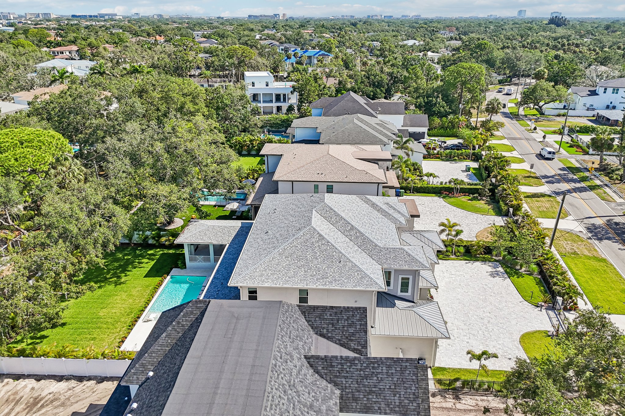- 3013 S West Shore Blvd-S1906-024.jpg