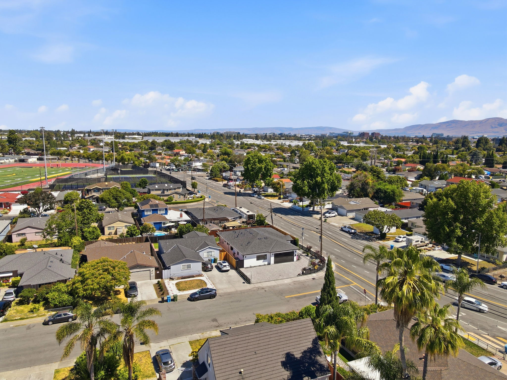 006_F8_AERIAL_3015 Machado Ave