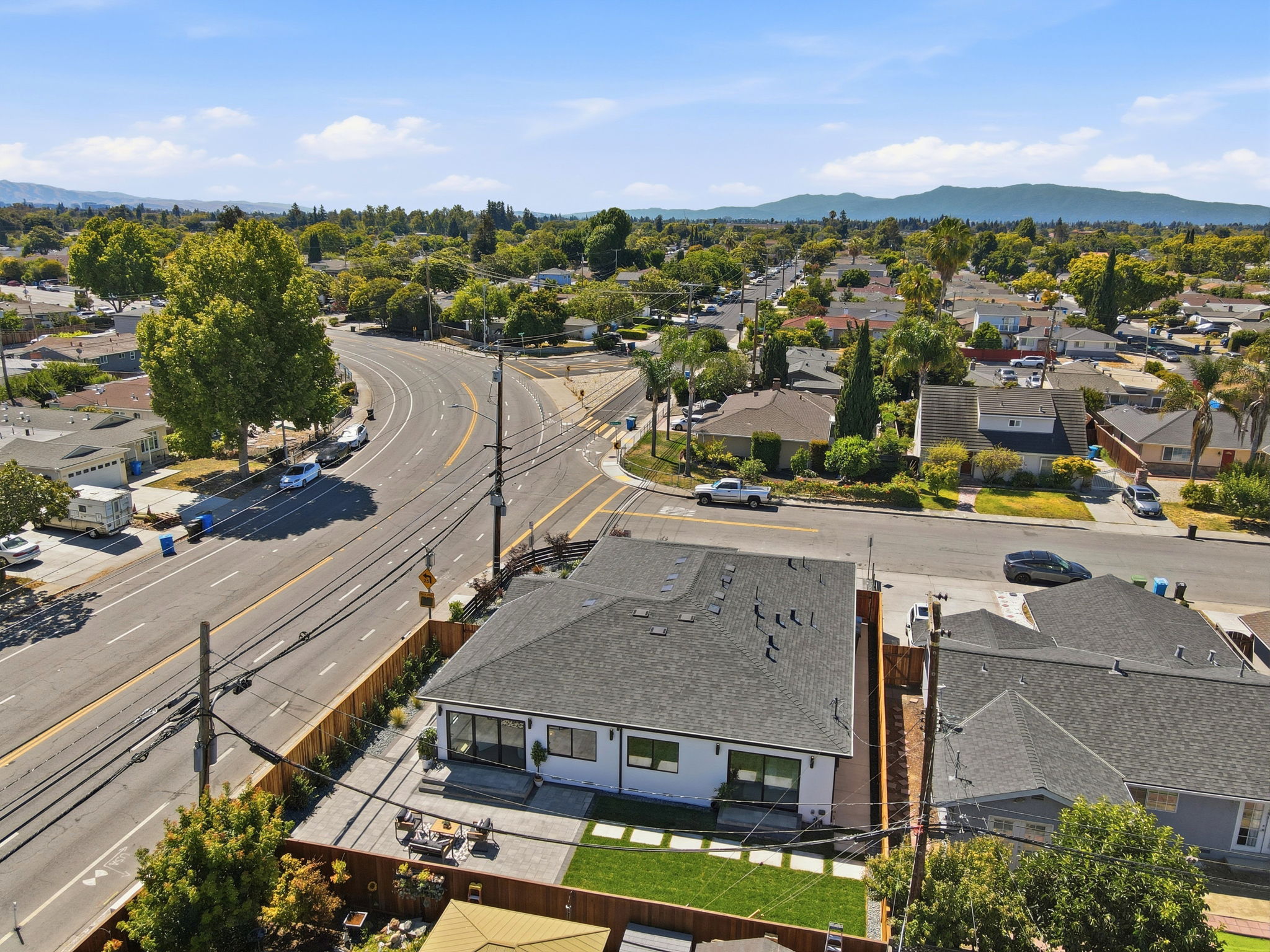 014_F8_AERIAL_3015 Machado Ave