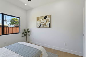 024_F8_3015 Machado Ave