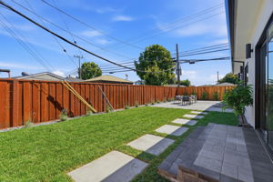047_F8_3015 Machado Ave