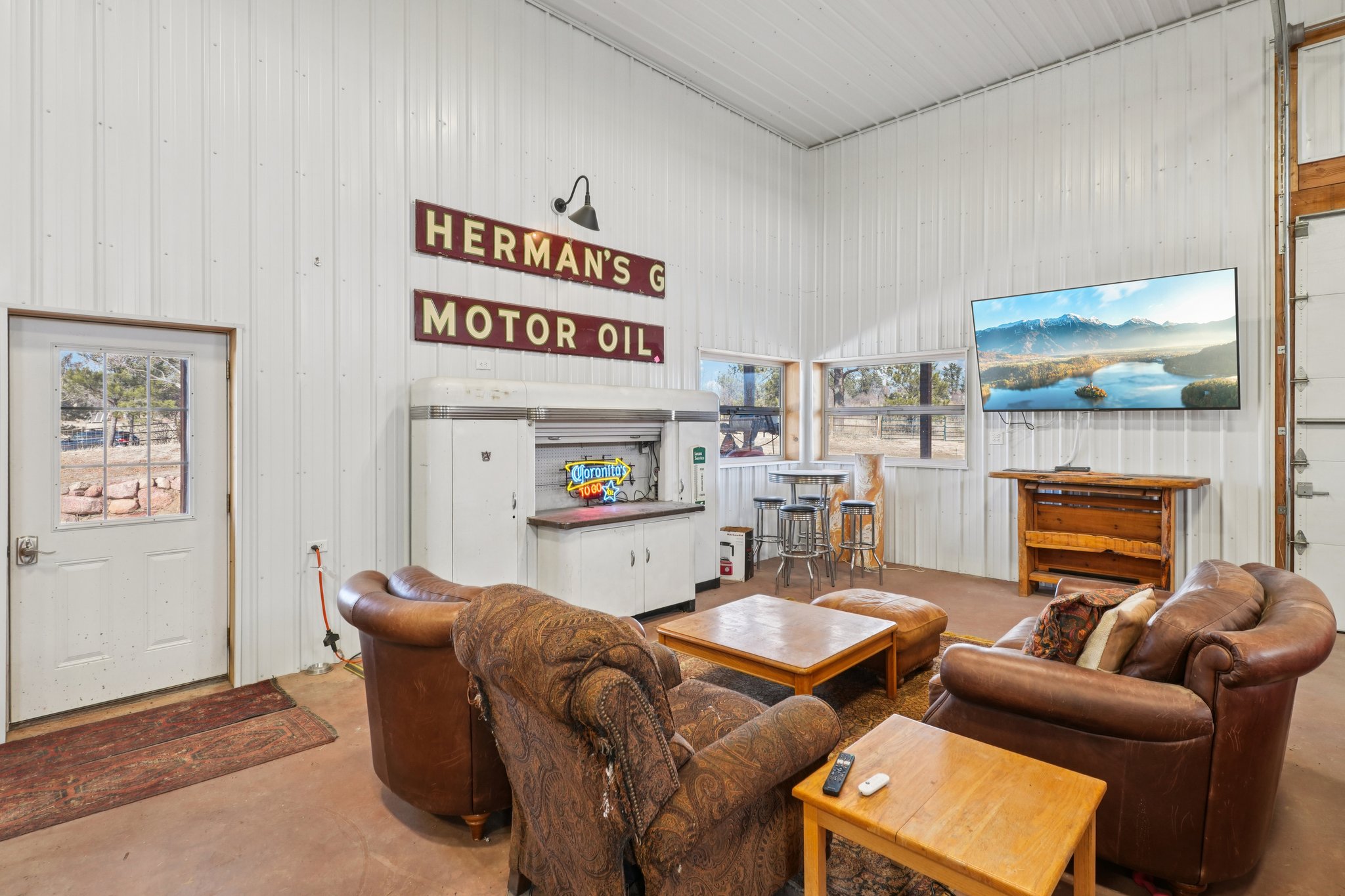 Schilling Ave-S0502-051.jpg