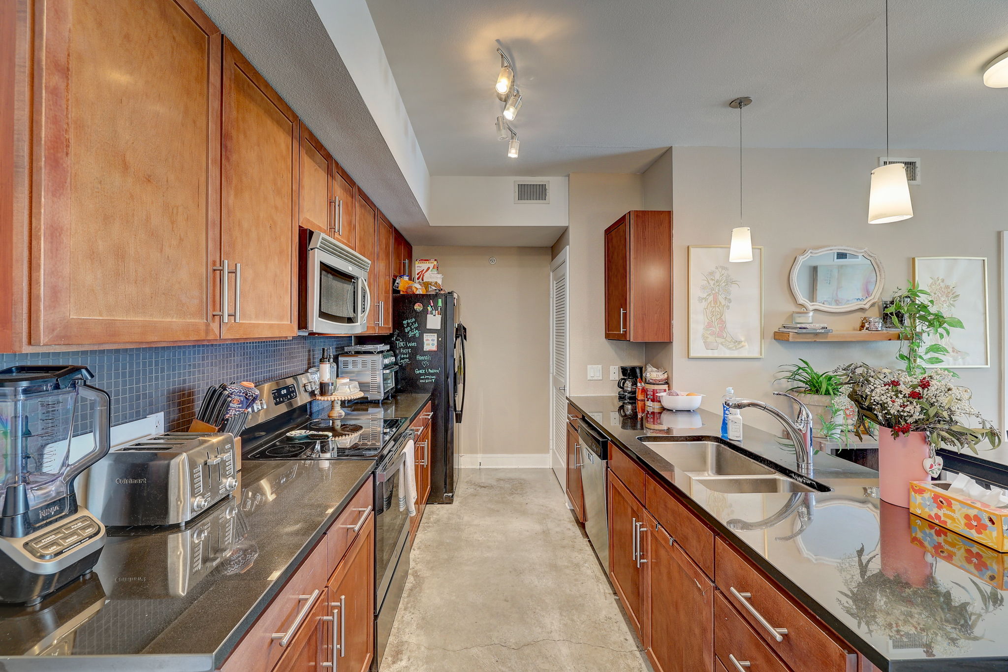 Guadalupe St 206-005