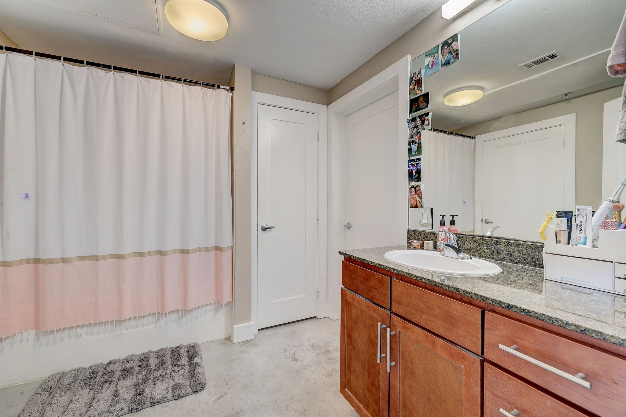 Guadalupe St 206-016