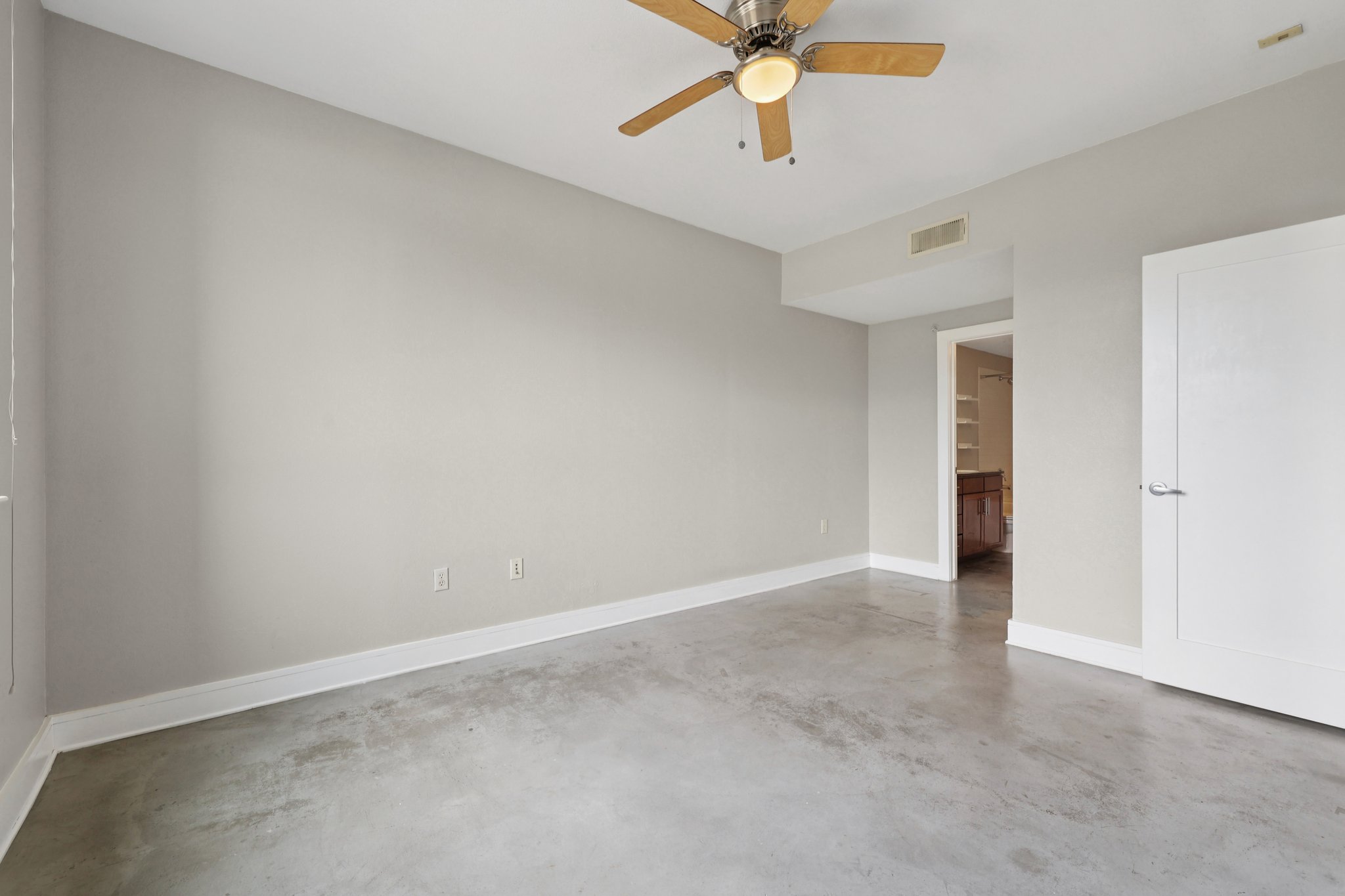Guadalupe St #211-S0907-021.jpg