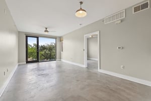Guadalupe St #211-S0907-005.jpg