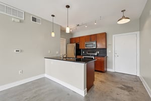 Guadalupe St #211-S0907-013.jpg