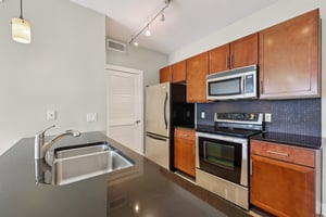 Guadalupe St #211-S0907-015.jpg