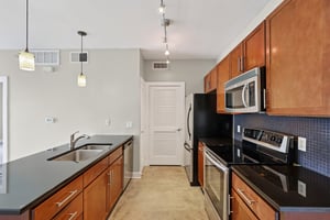 Guadalupe St #211-S0907-016.jpg