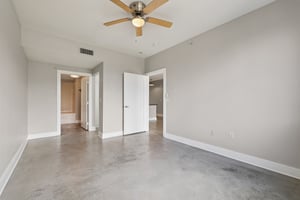 Guadalupe St #211-S0907-020.jpg