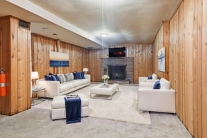 DSC01334 virtually staged.jpeg