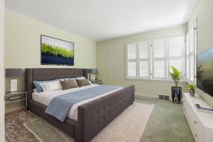 DSC01239 virtually staged.jpeg