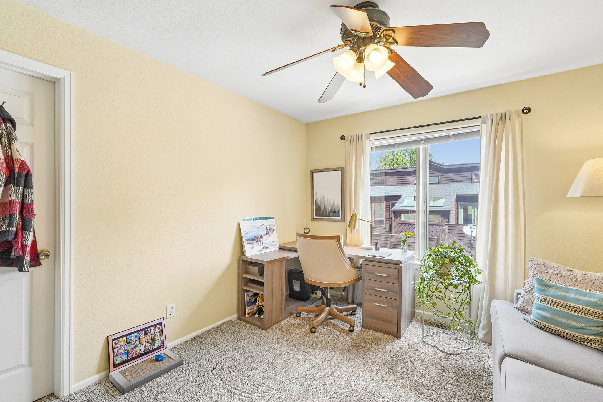 Hilltop Dr-S0206-024.jpg