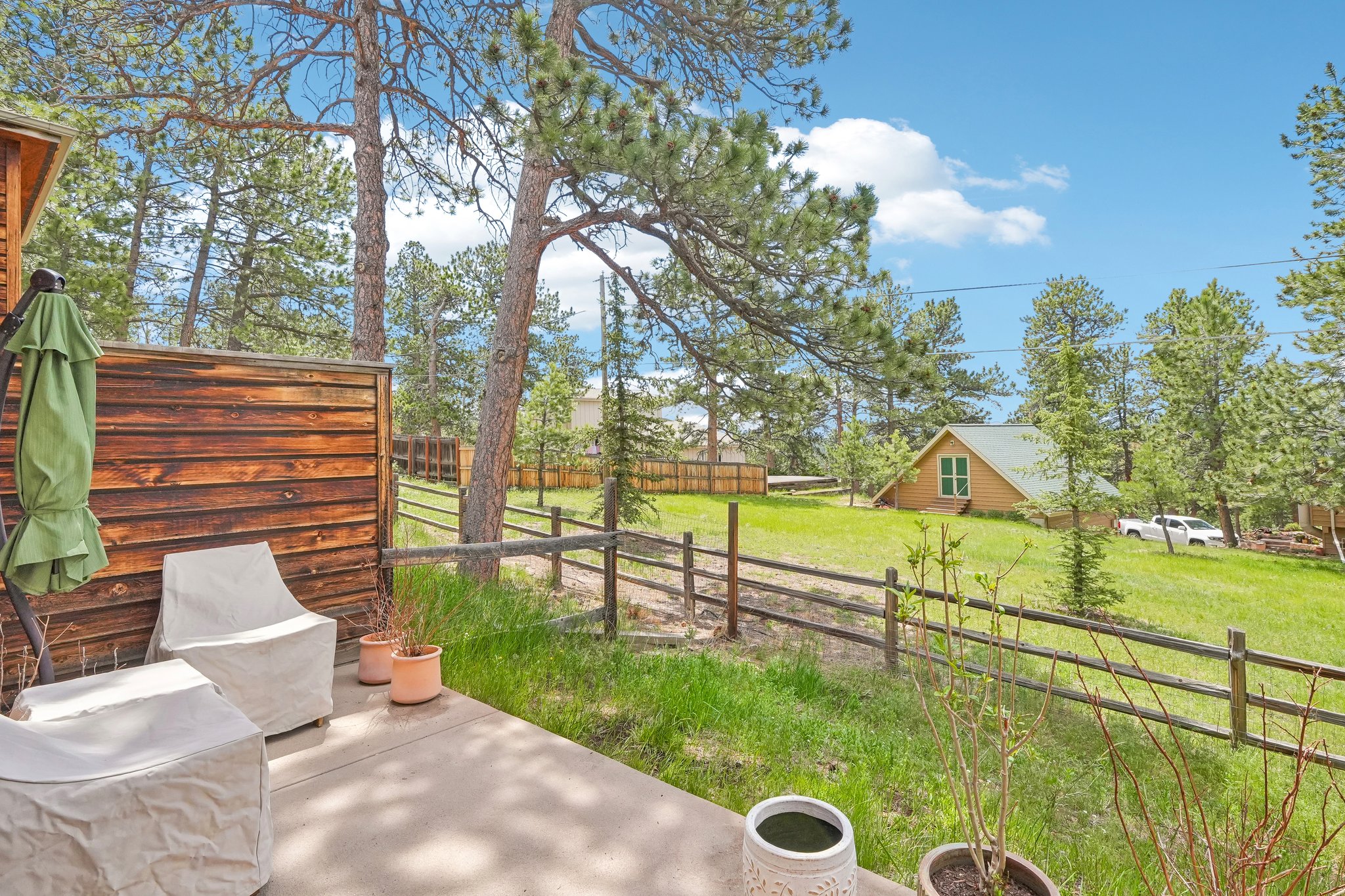 Hilltop Dr-S0206-037.jpg