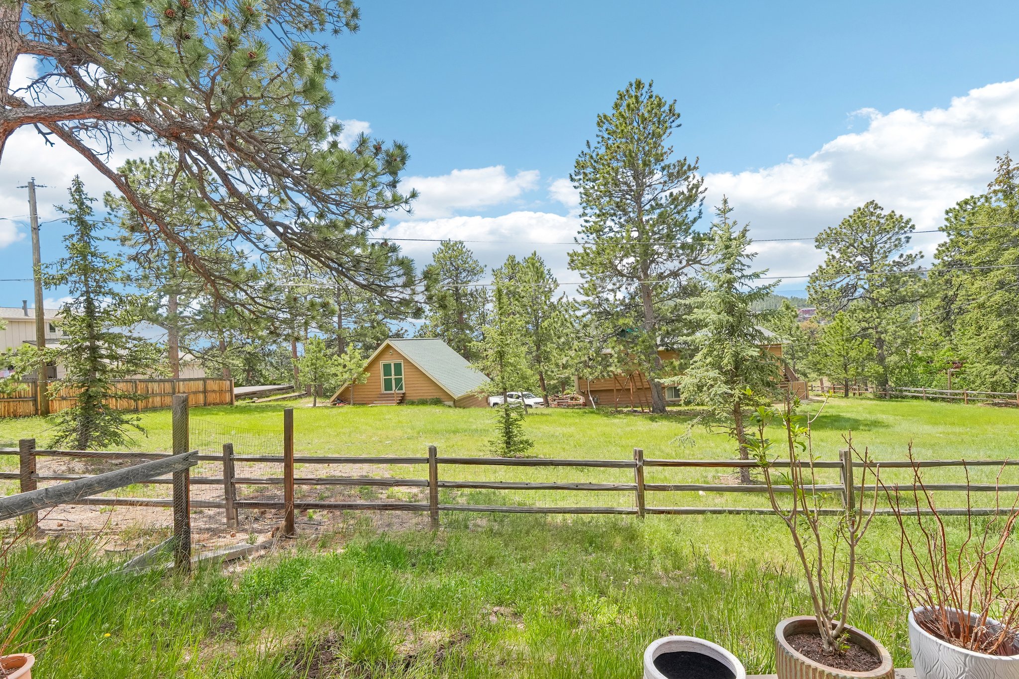 Hilltop Dr-S0206-039.jpg