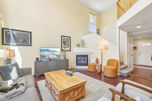 Hilltop Dr-S0206-006.jpg