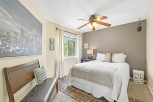 Hilltop Dr-S0206-025.jpg