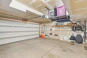 Hilltop Dr-S0206-035.jpg