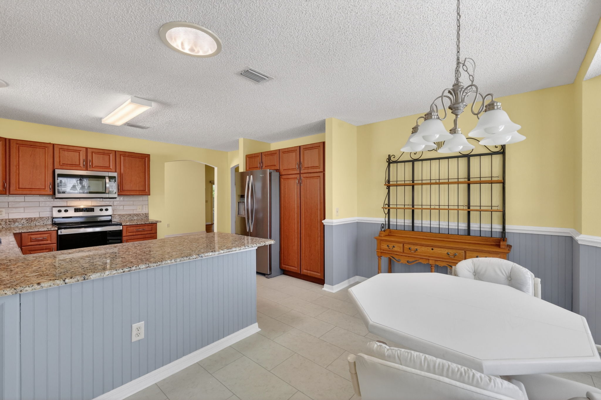 Kitchen and Dinette