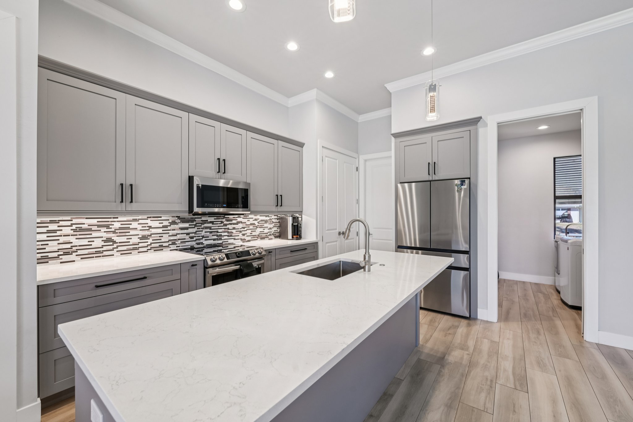 NW 18th Ave-S2702-016r.jpg