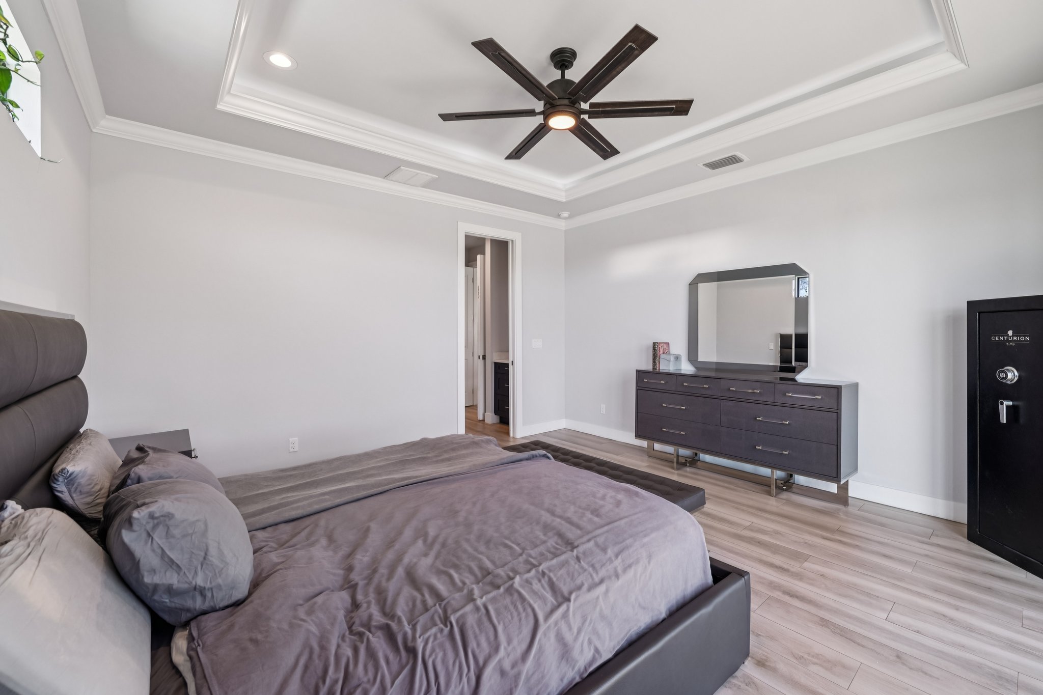 NW 18th Ave-S2702-020r.jpg