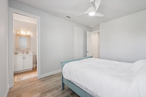 NW 18th Ave-S2702-027r.jpg