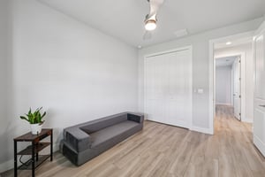 NW 18th Ave-S2702-032r.jpg