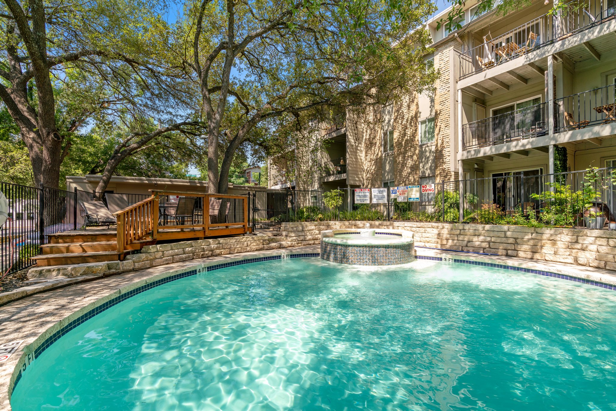 3018 S 1st St, Austin, TX 78704, USA Photo 5