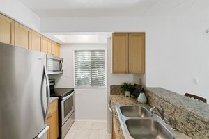 3018 S 1st St, Austin, TX 78704, USA Photo 11