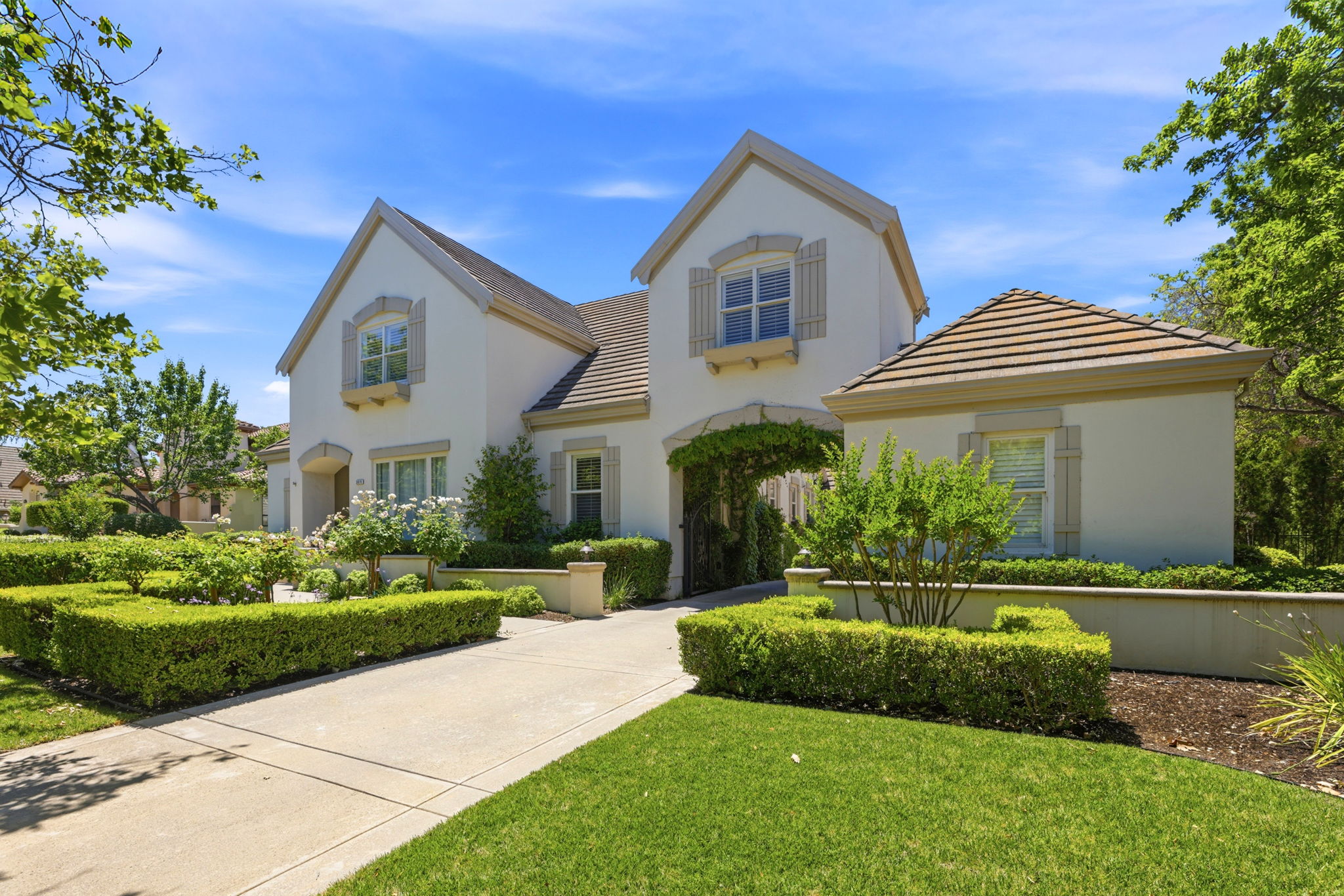 005_F8_3019 E Ruby Hill Dr