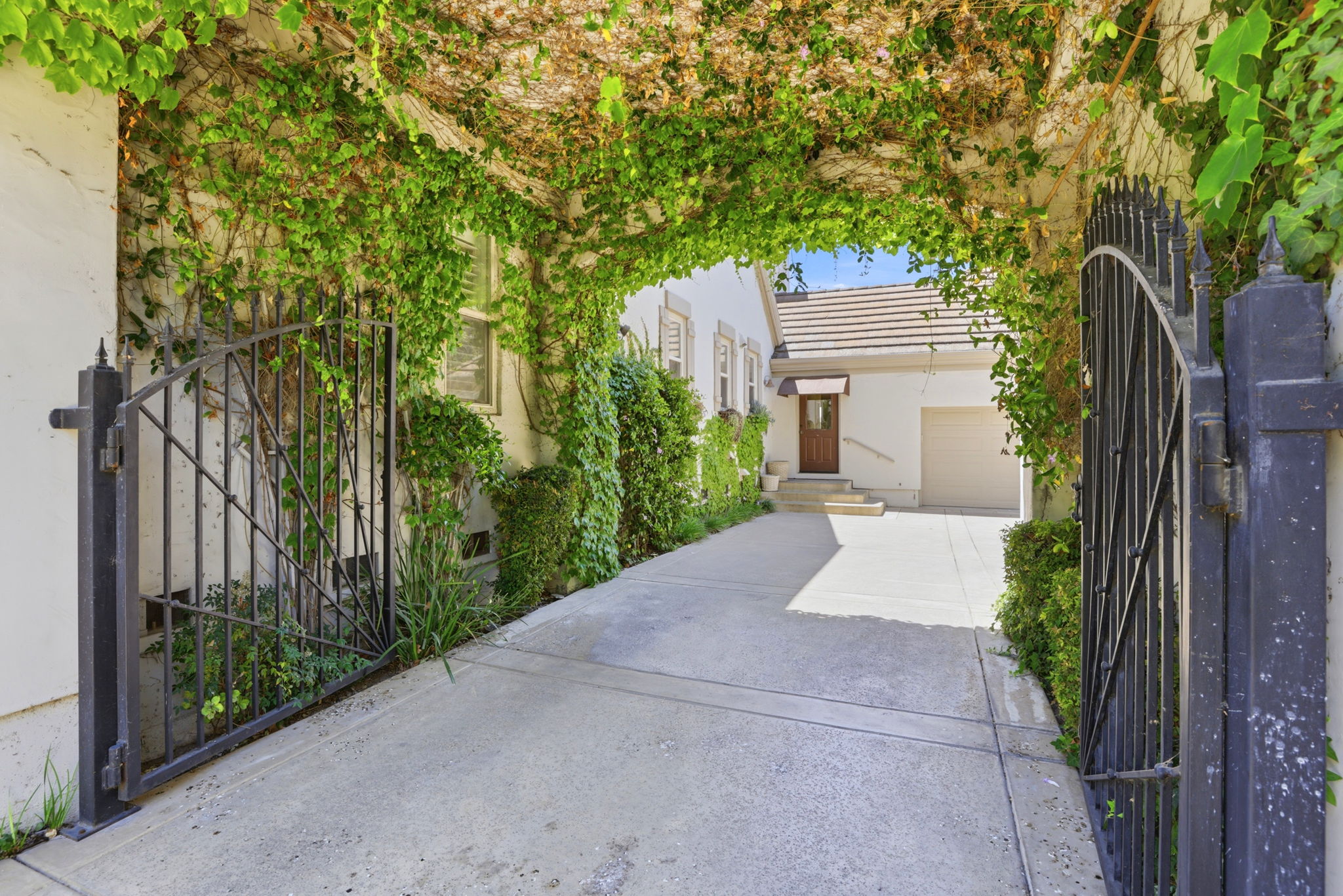 007_F8_3019 E Ruby Hill Dr