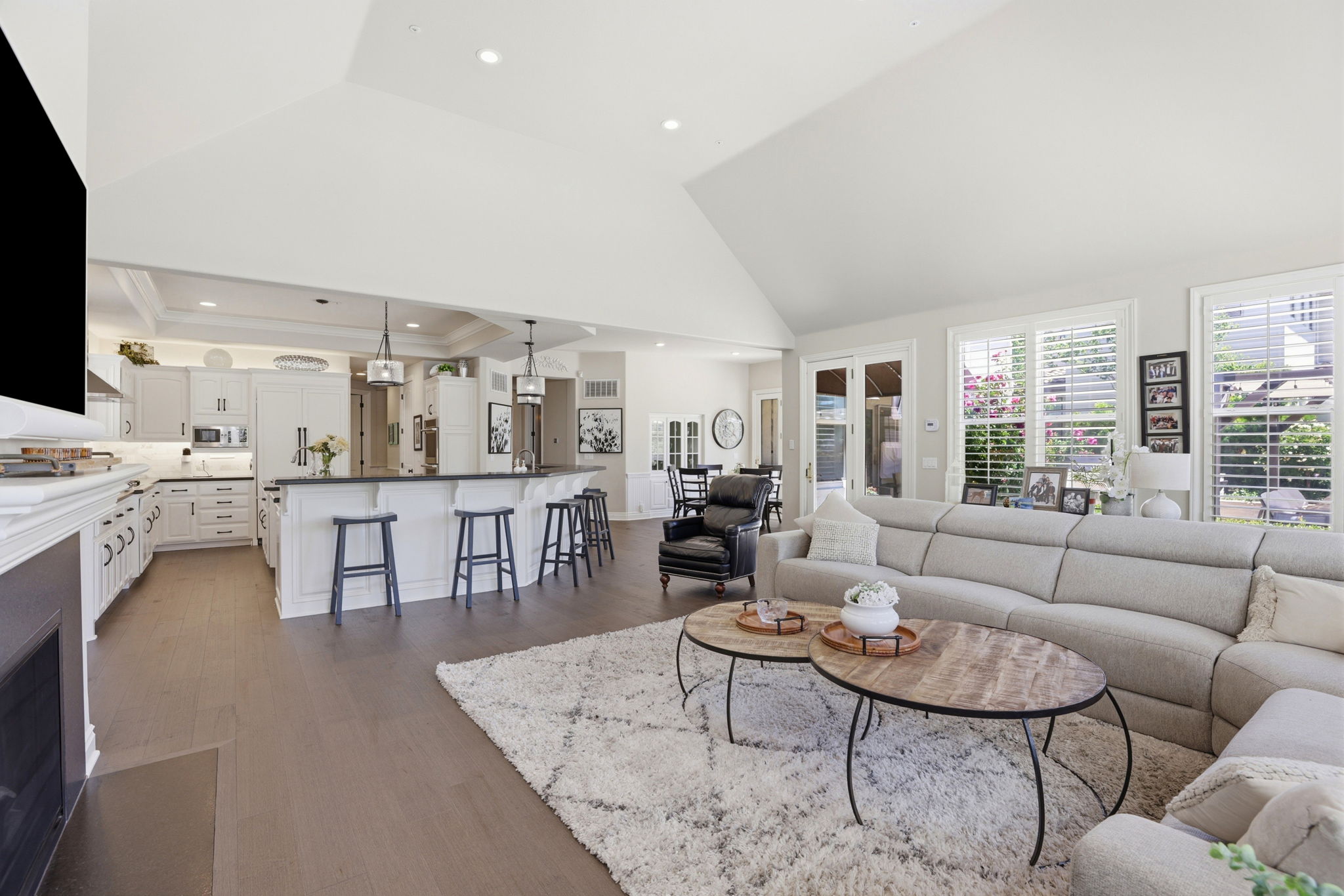 012_F8_3019 E Ruby Hill Dr