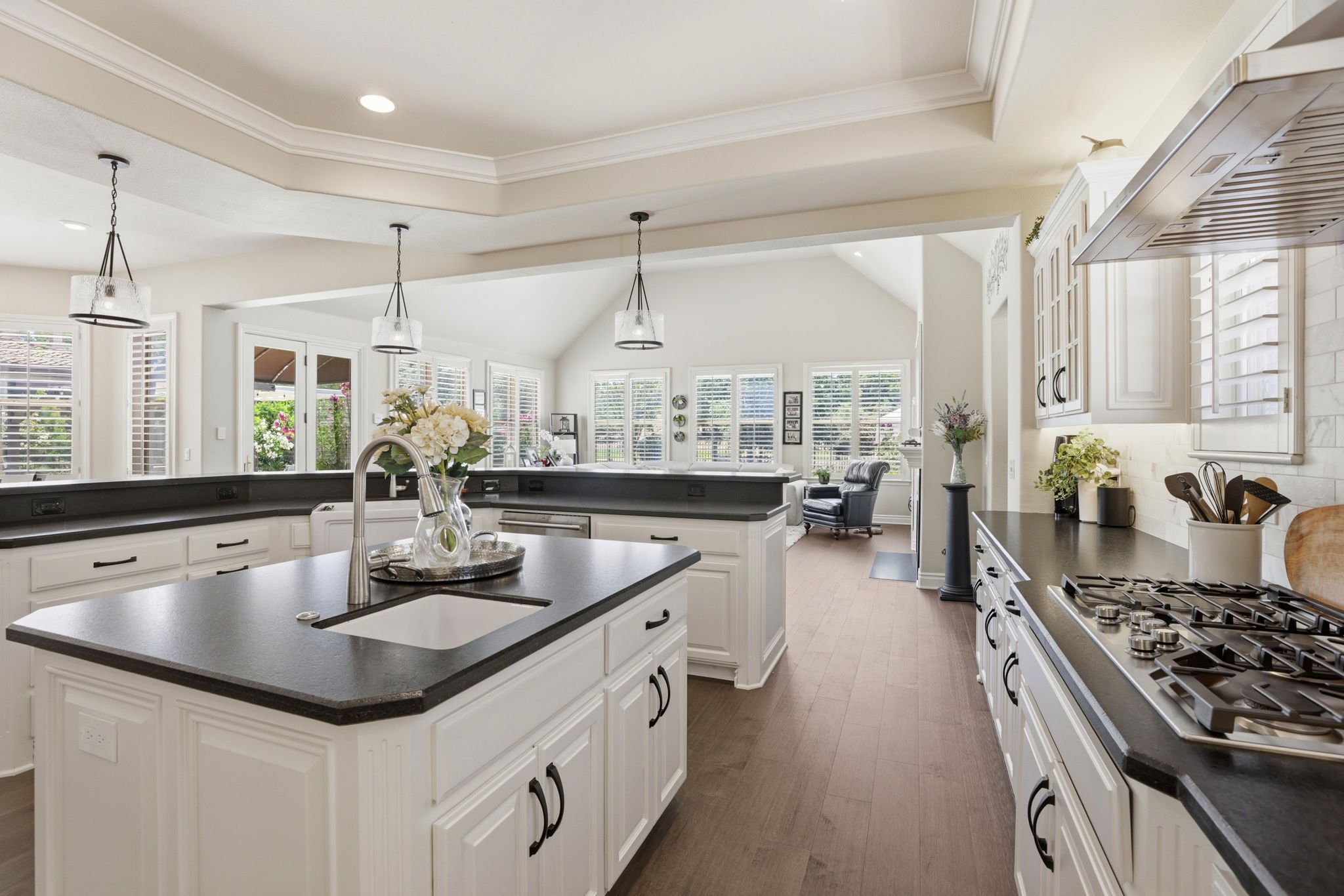 019_F8_3019 E Ruby Hill Dr
