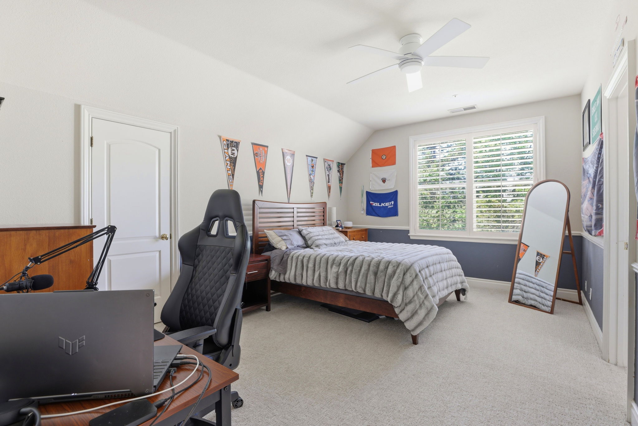 035_F8_3019 E Ruby Hill Dr