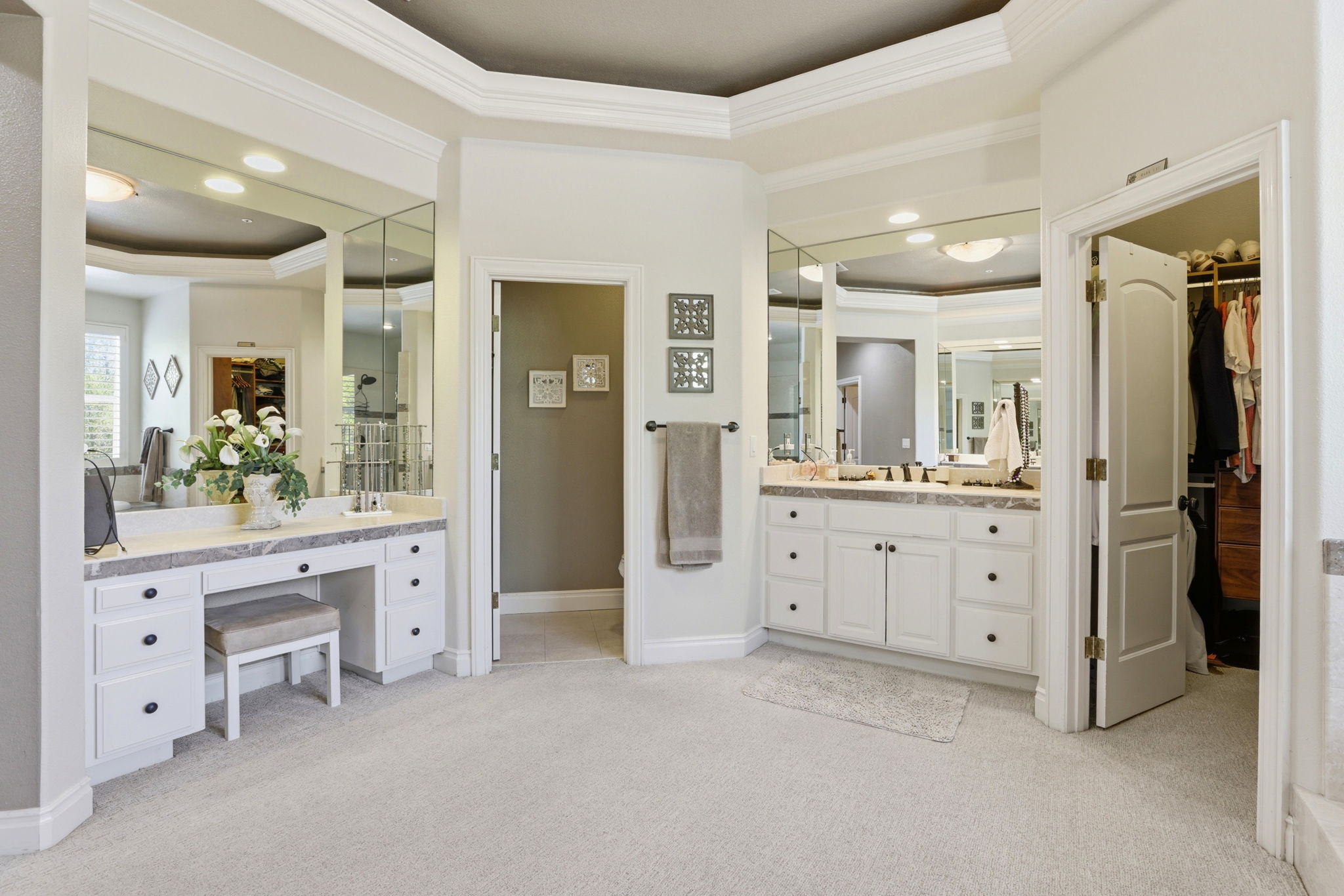 048_F8_3019 E Ruby Hill Dr