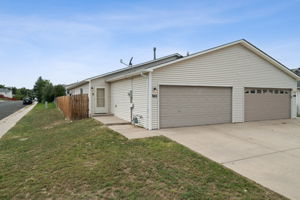  Photo 0