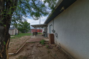 Photo 32