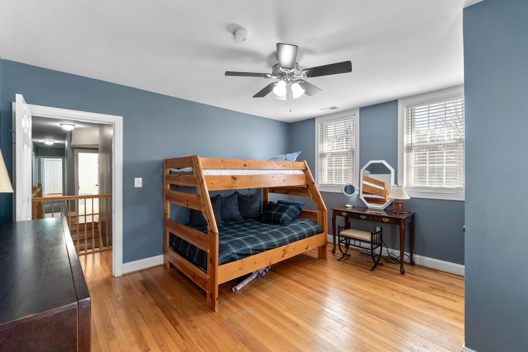 bedroom upper-12