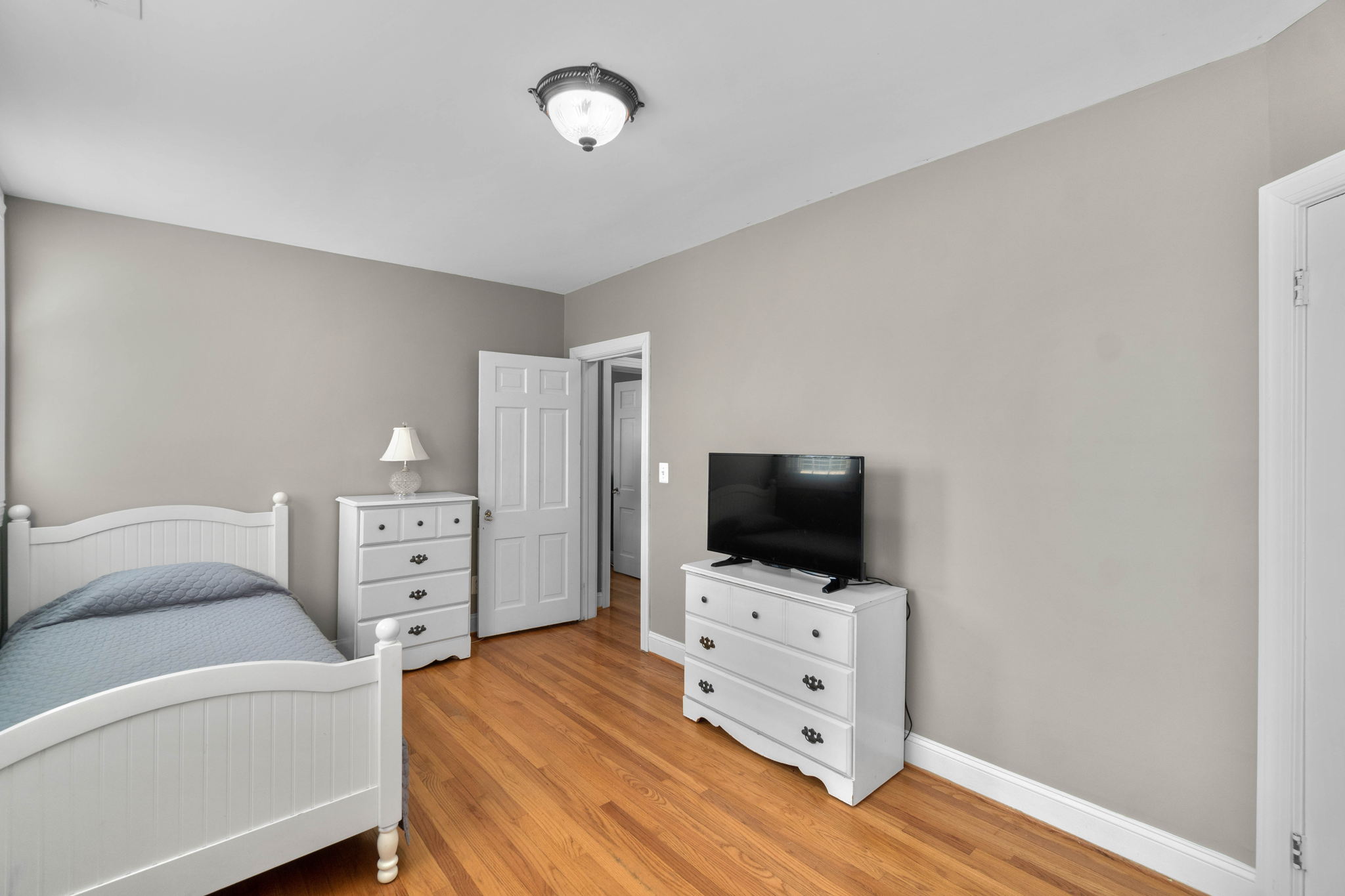 bedroom upper-10