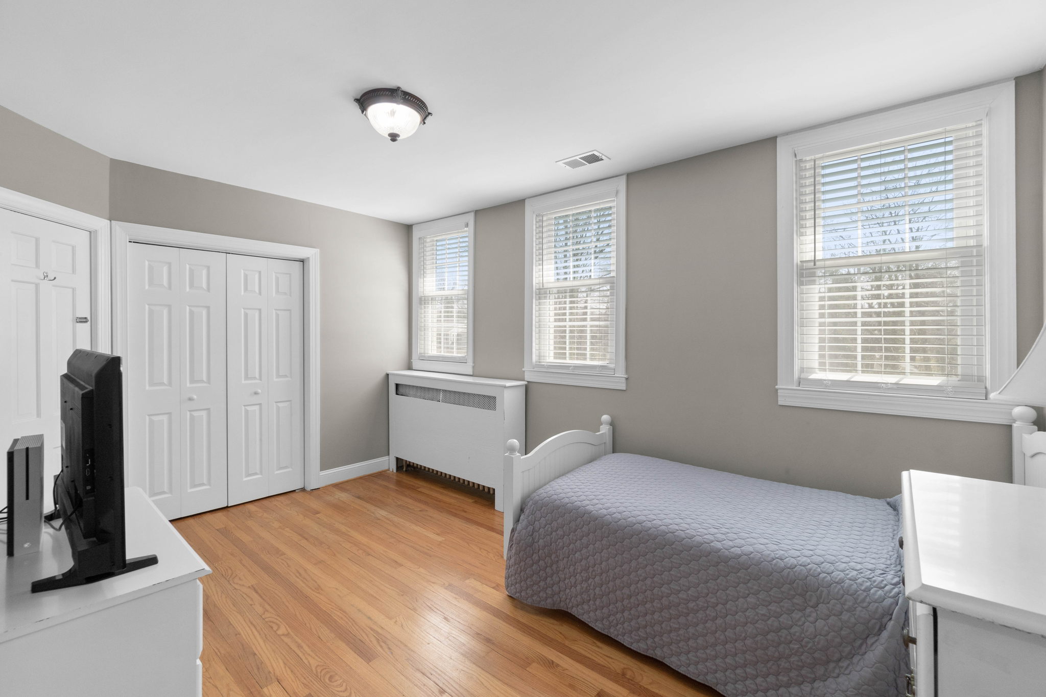 bedroom upper-9
