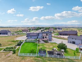 Dove Ln-102.jpg