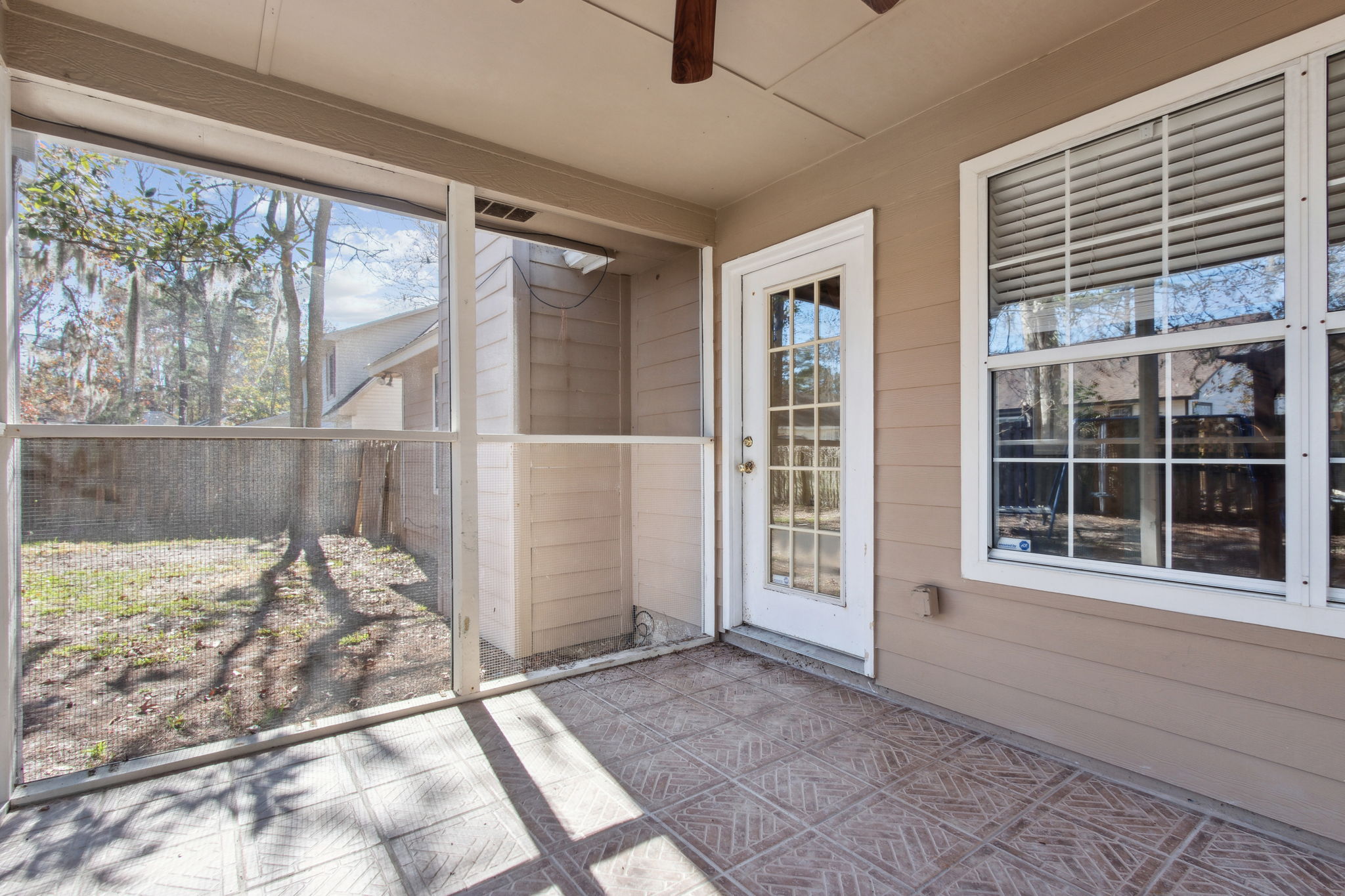 Screened-in Porch