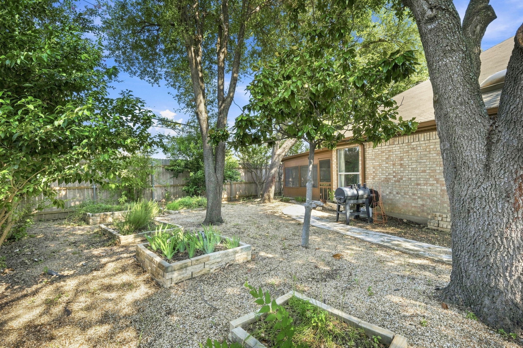 Side of Home/Garden