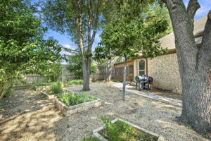 Side of Home/Garden