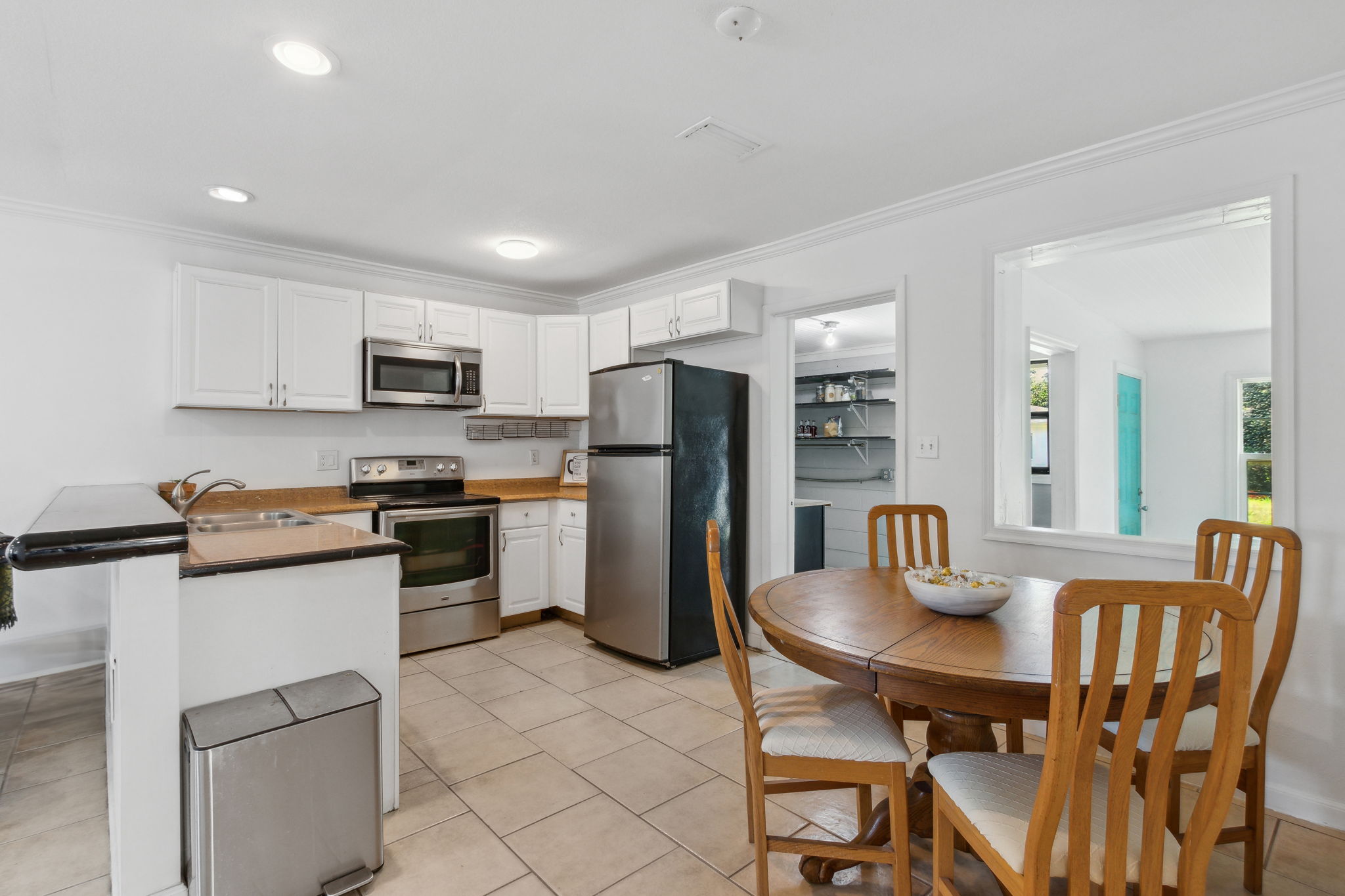 Dining Area/Kitchen