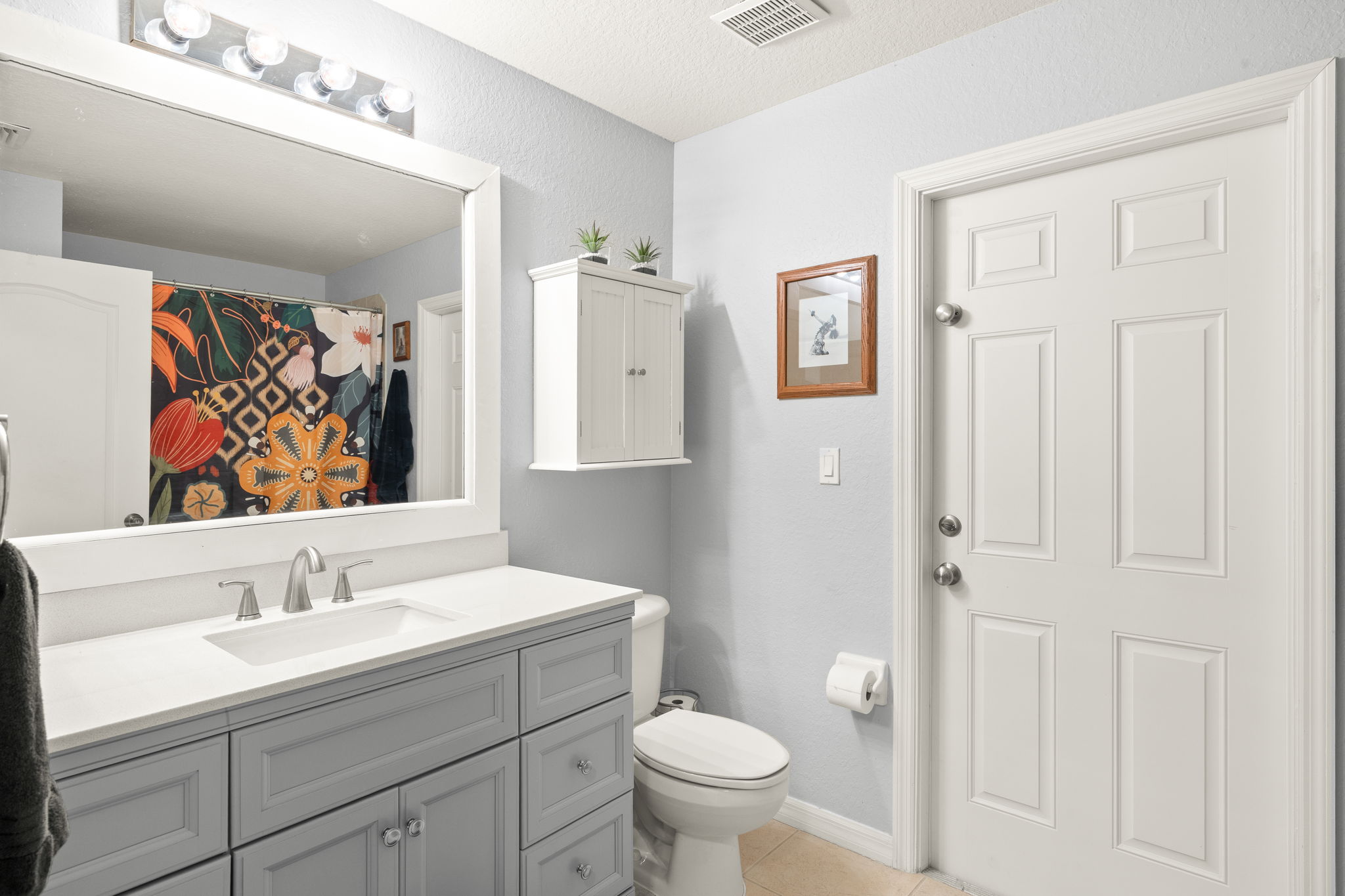 Guest Bathroom 4