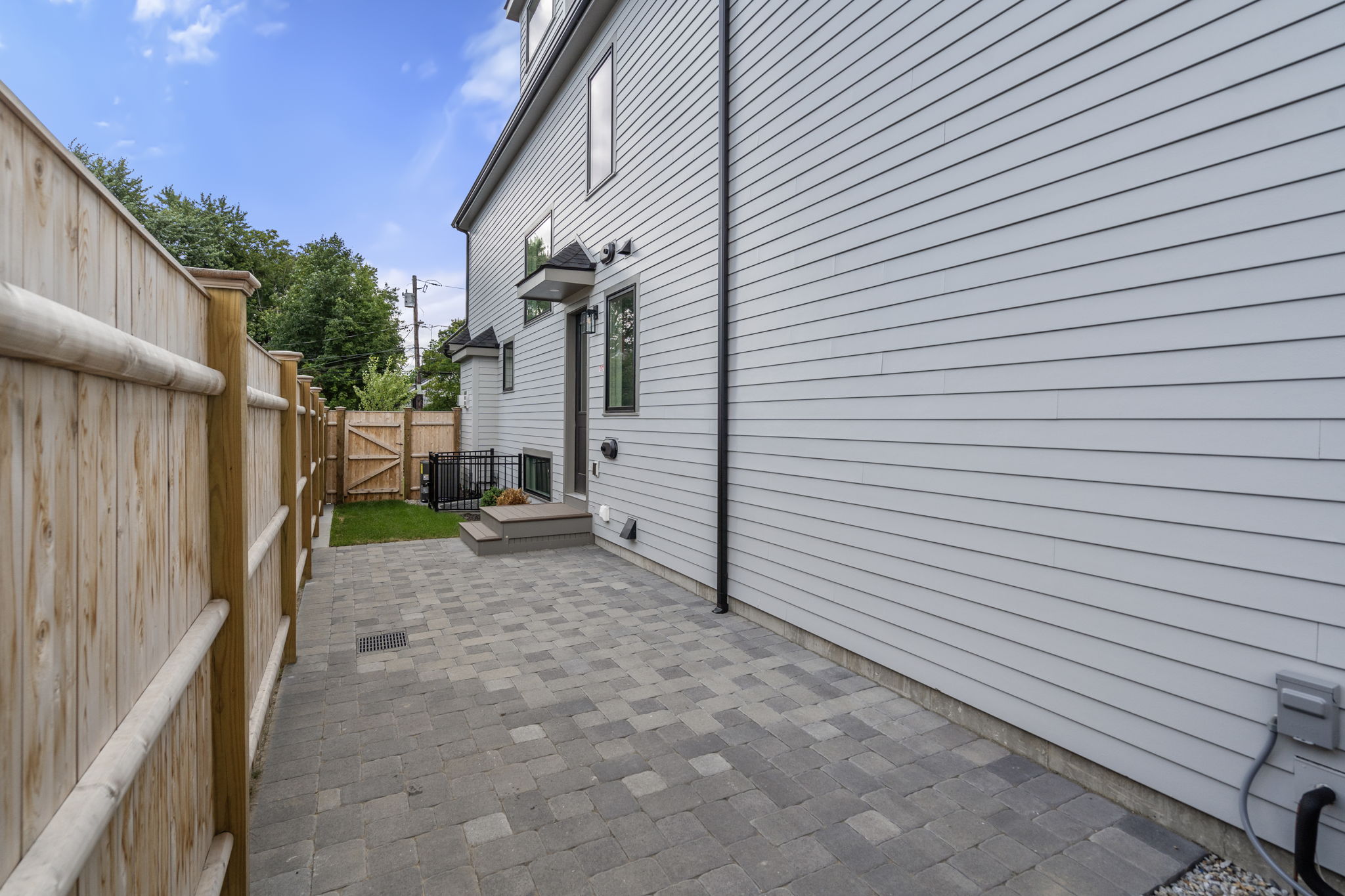 Exterior (18 of 21)