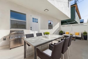 7B4A0053 virtually staged.jpeg